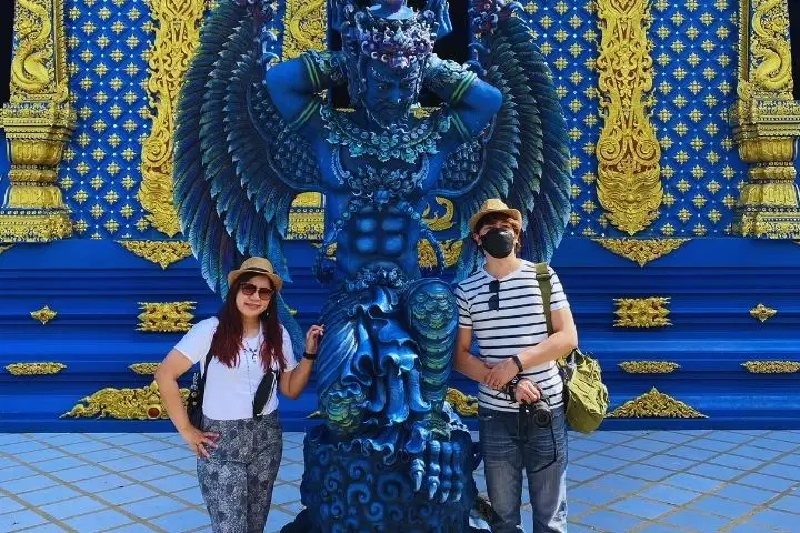 Blue-temple-in-Chiang-Rai